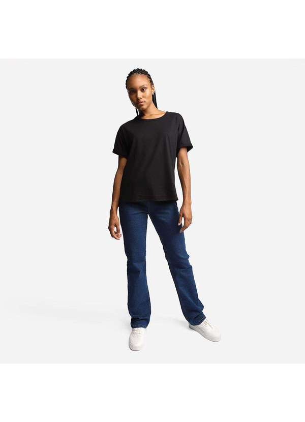 Basicamente - Camiseta Feminina Anti Odor Boxy Tech Preto 2