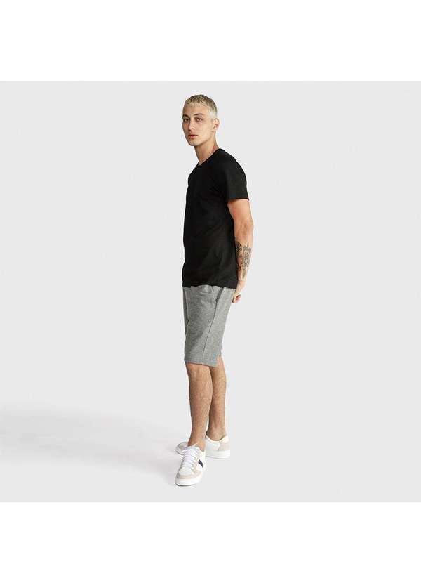 Basicamente - Camiseta Masculina Anti Odor Gola V Tech Preto 3