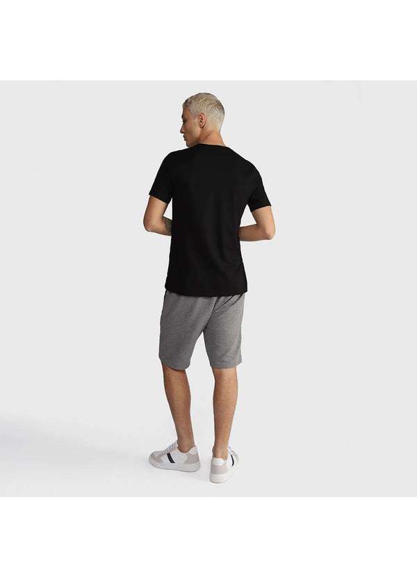 Basicamente - Camiseta Masculina Anti Odor Gola V Tech Preto 4