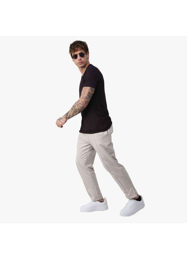 Basicamente - Camiseta Masculina Modal Tech Preto 7