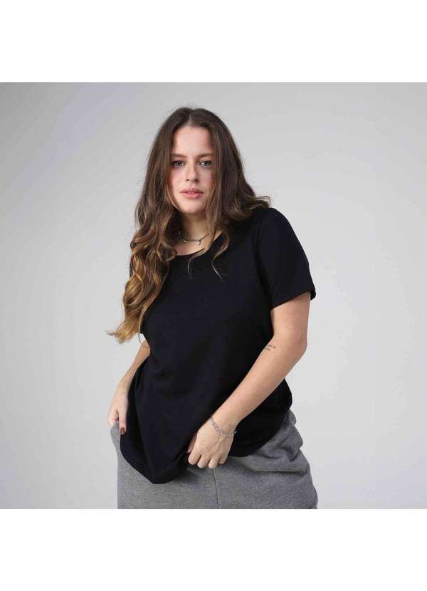Basicamente - Camiseta Feminina Plus Slim Anti Odor Tech Preto