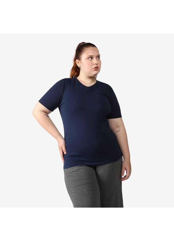 Basicamente - Camiseta Feminina Plus Impermeável Tech Azul Marinho