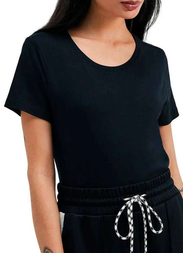 Hering - Kit com 3 Camisetas Feminina Hering 0241 Preto-Branco 3