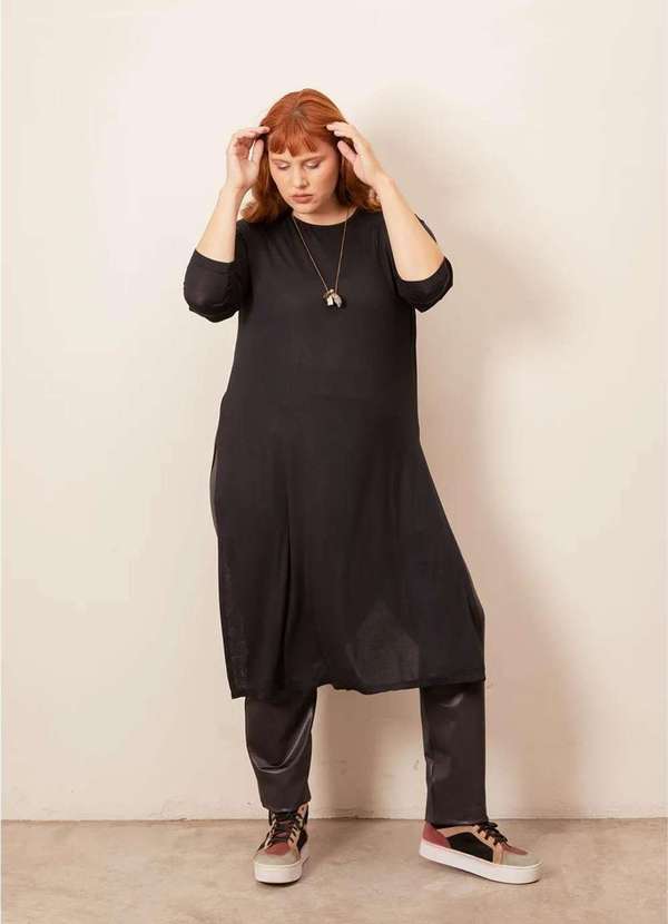 Bold - Blusa com Fendas Tecido Ultra Leve Plus Size Preto 3