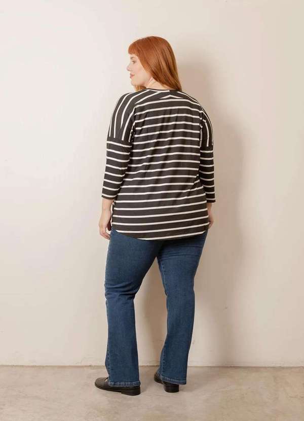 Bold - Blusa Evasê Manga Longa Listrada Plus Size Preto 5