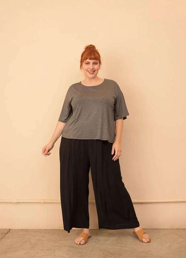 Bold - Blusa Quadrada Decote Redondo Plus Size Cinza