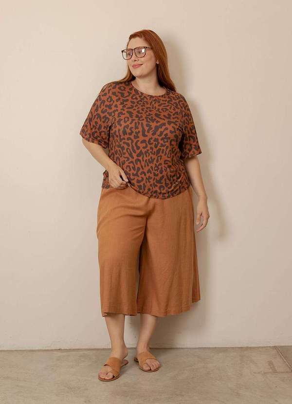 Bold - Blusa Quadrada Decote Redondo Plus Size Marrom 3