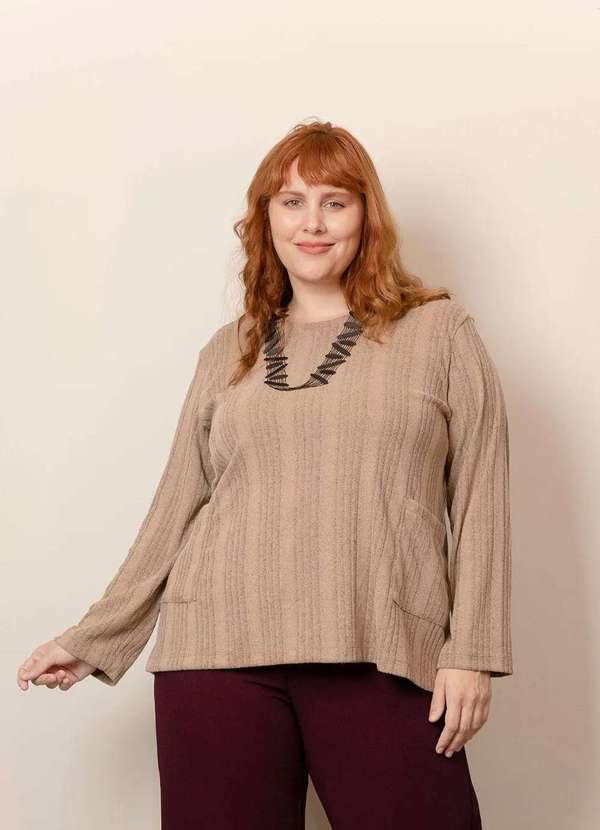 Blusa Tricô Sfocato Plus Size Bege Flaminga