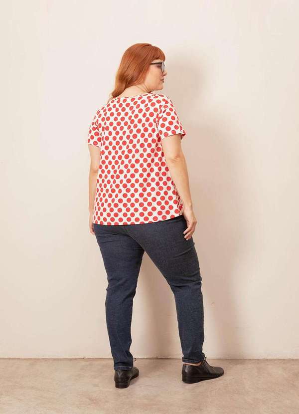 Bold - Camiseta Decote Redondo Evasê Plus Size Branco 2