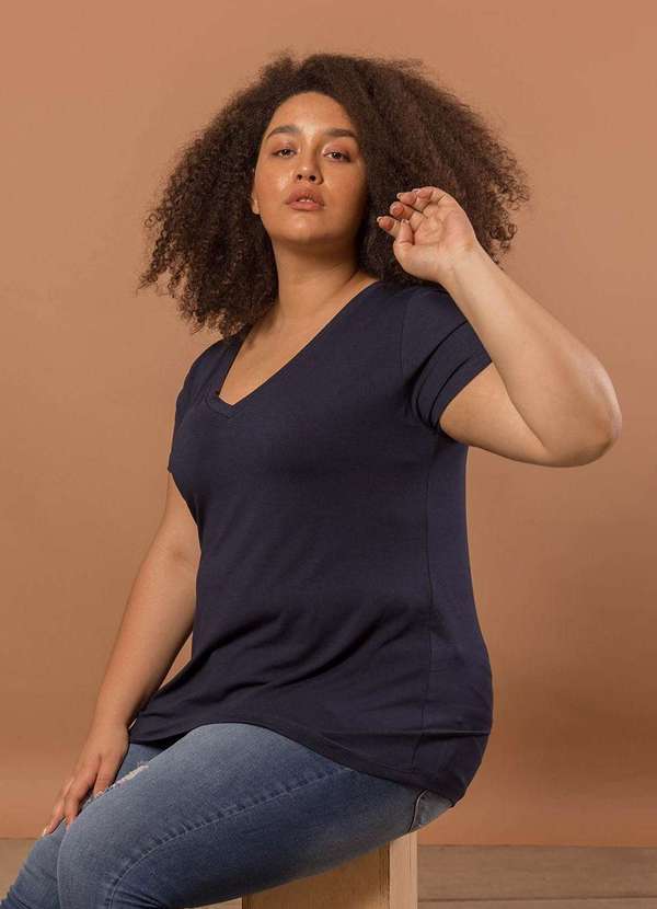 Bold - Camiseta Decote V Evasê Plus Size Azul