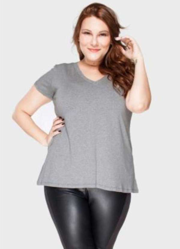 Bold - Camiseta Decote V Evasê Plus Size Cinza 1