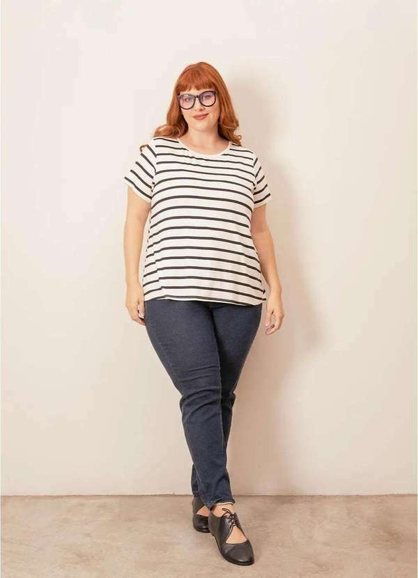 Bold - Camiseta Listrada Decote Redondo Evasê Plus Size Branco