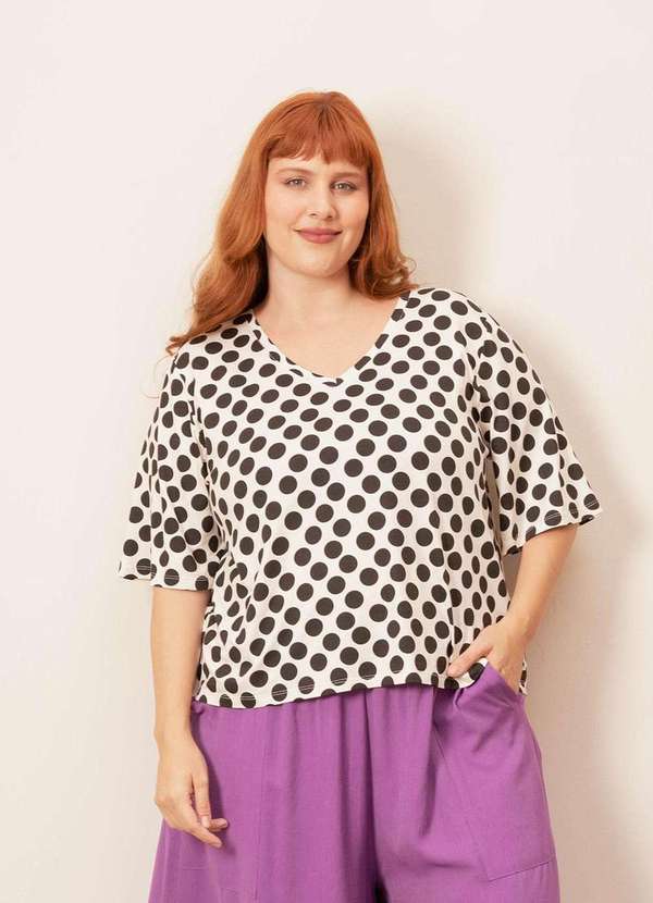 Bold - Camiseta Quadrada Decote V Plus Size Branco