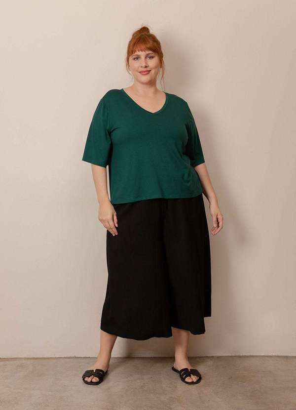 Bold - Camiseta Quadrada Decote V Plus Size Verde 4