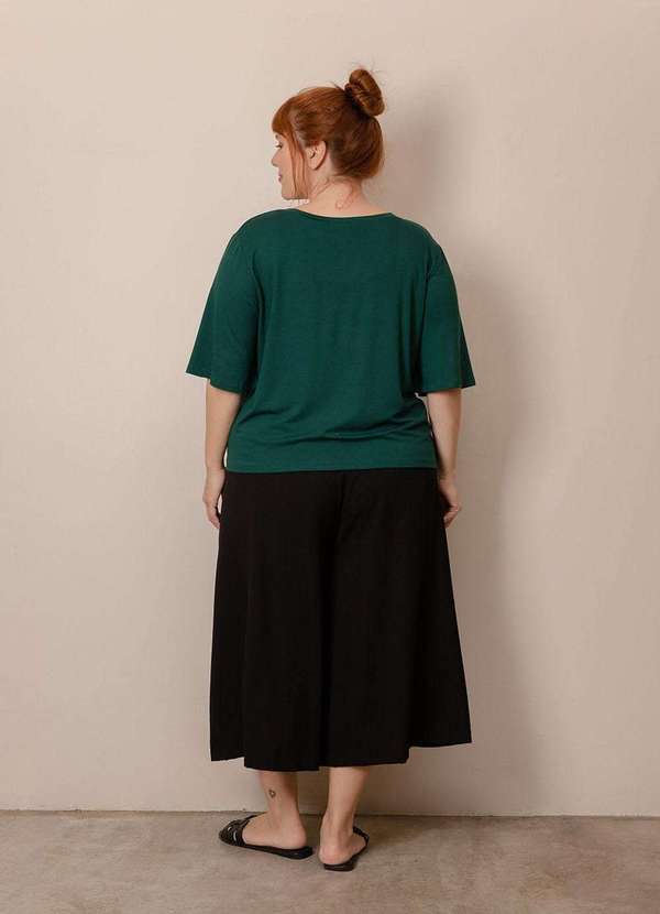 Bold - Camiseta Quadrada Decote V Plus Size Verde 5