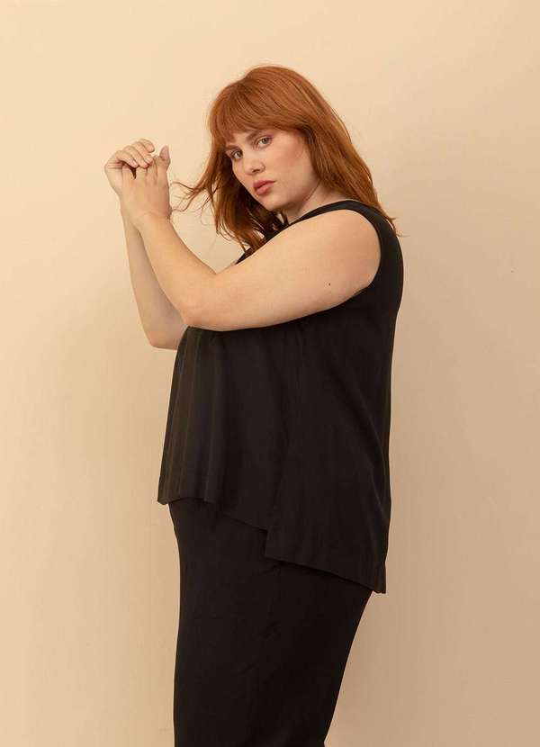 Bold - Regata Viscose Maquinetada com Fenda Plus Size Preto 3
