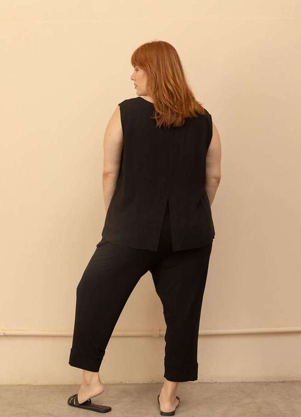 Bold - Regata Viscose Maquinetada com Fenda Plus Size Preto 4