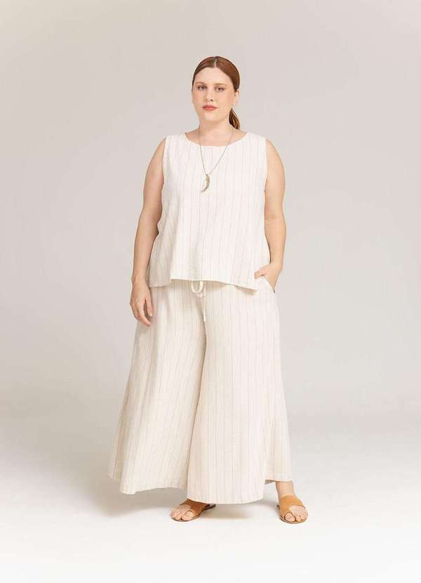 Bold - Regata Linho Risca de Giz Plus Size Bege 4