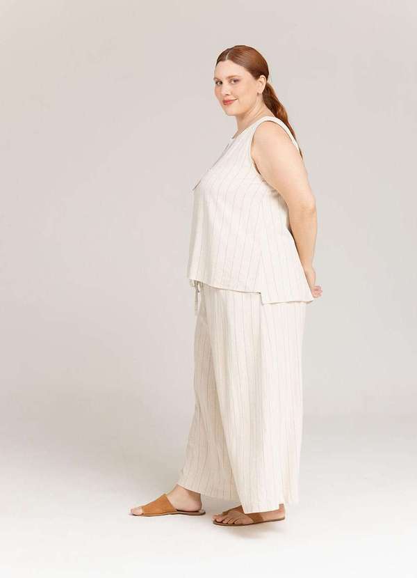 Bold - Regata Linho Risca de Giz Plus Size Bege 6