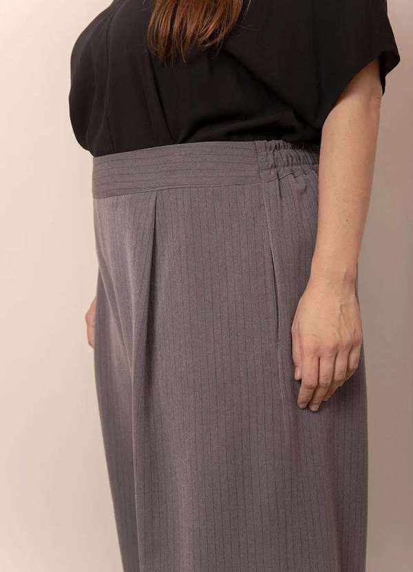 Bold - Calça Pantalona Alfaiataria Risca de Giz Plus Size Cinza 6
