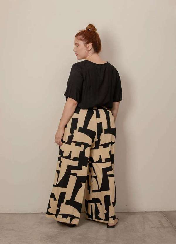 Bold - Calça Pantalona Crepe Super Ampla Plus Size Preto 4