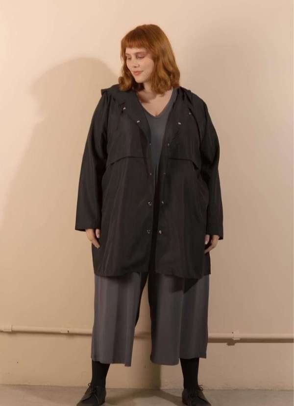 Bold - Capa Heloísa Corta Vento Plus Size Preto