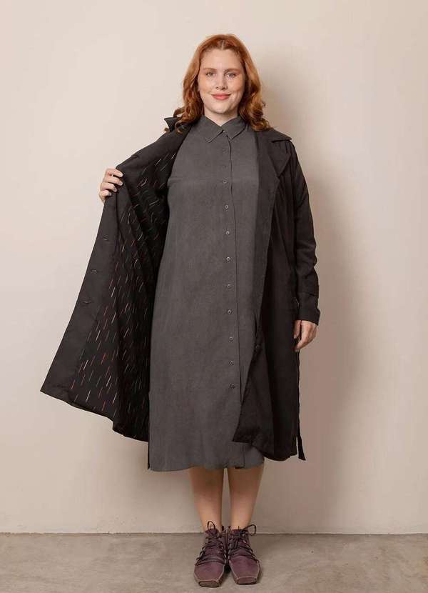 Bold - Casaco Trench Coat Forro Estampado Plus Size Preto 3