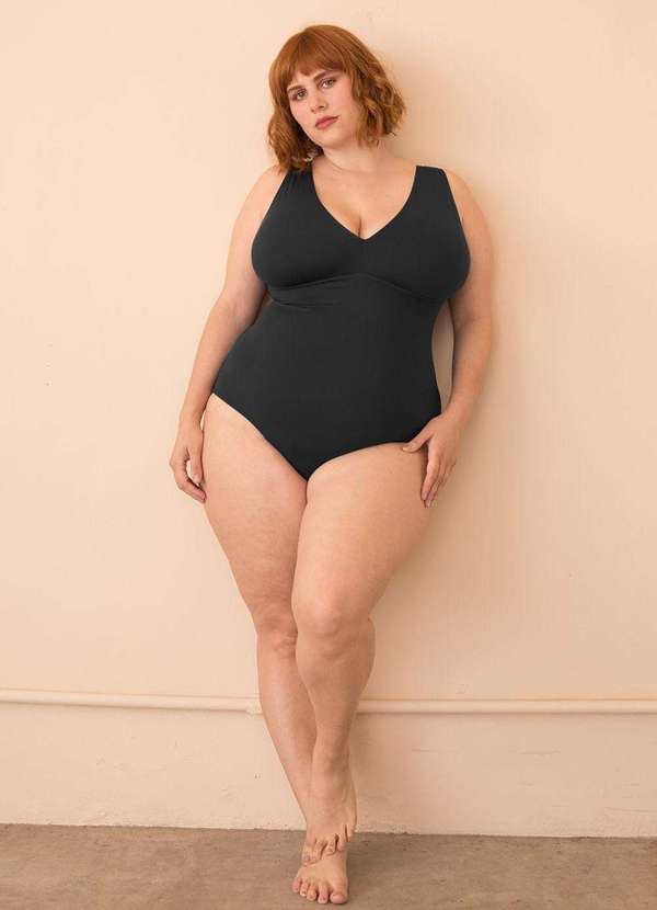 Bold Beach - Maiô Frente Única Plus Size Preto 3