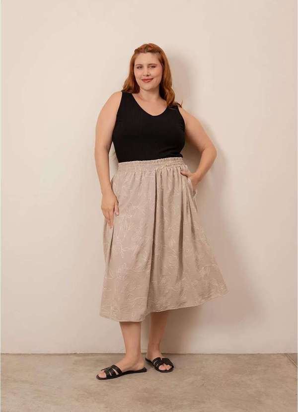 Bold - Saia Super Evasê Bordada Plus Size Bege