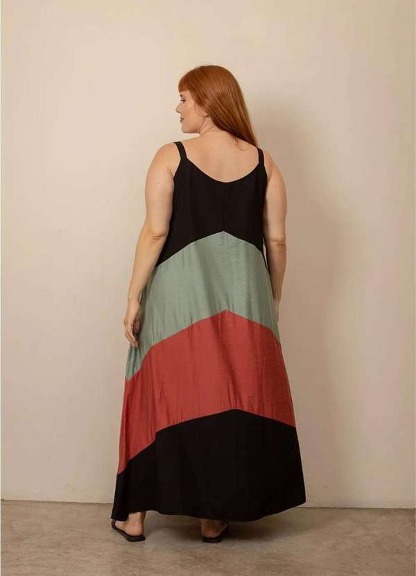 Bold - Vestido Isabel Plus Size Preto 4