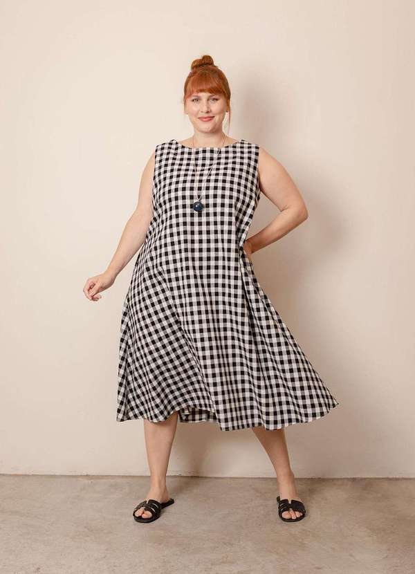 Bold - Vestido Regata Vichy Linho Plus Size Preto 3