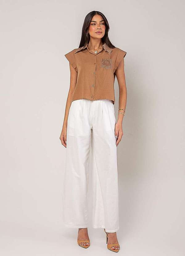 Salvatore Fashion - Blusa Alfaiataria com Gola em Renda e Bolso Decorado Marrom