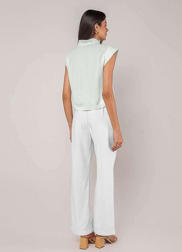 Salvatore Fashion - Blusa Alfaiataria com Gola em Renda e Bolso Decorado Verde 3