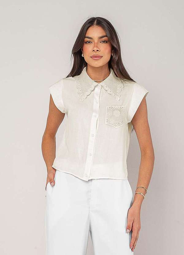 Salvatore Fashion - Blusa Alfaiataria com Gola em Renda e Bolso Decorado Bege