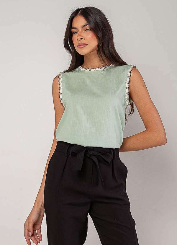 Salvatore Fashion - Regata Alfaiataria com Renda nas Cavas e Gola Verde