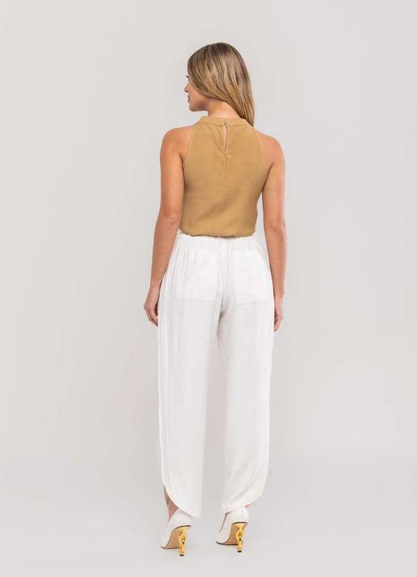 Salvatore Fashion - Regata Feminina com Babado e Gola Alta em Viscolinho Bege 5