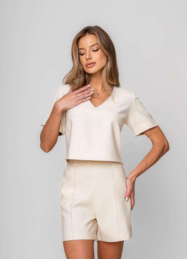 Salvatore Fashion - Conjunto Alfaiataria com Blusa Ampla e Short Fivela Bege 7