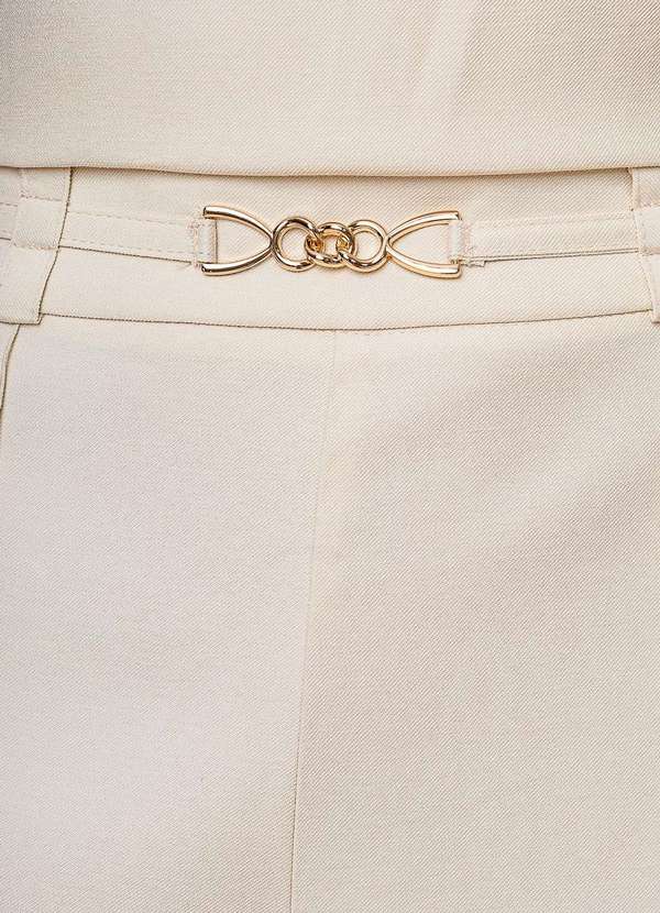 Salvatore Fashion - Conjunto Alfaiataria com Blusa Ampla e Short Fivela Bege 8