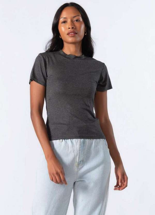 Lamis - Blusa Basica de Viscose Manga Curta Cinza