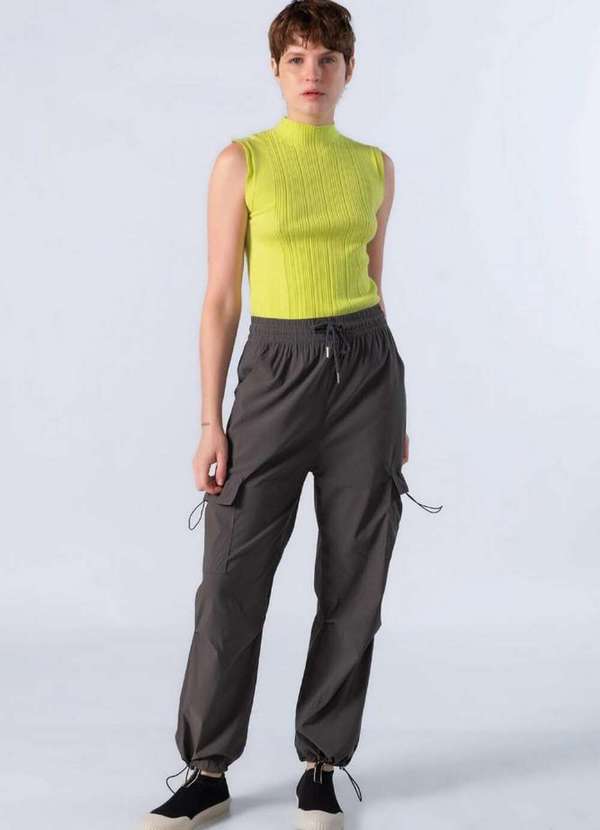 Lamis - Blusa Basica em Viscose Verde Claro