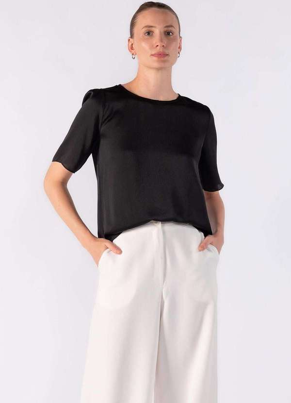 Lamis - Blusa Bata em Crepe Actinado Meia Manga Preto