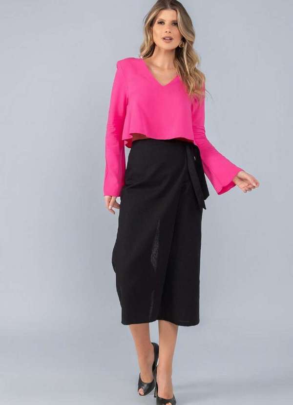 Lamis - Blusa Cropped em Viscolinho Gola V Manga Larga Rosa