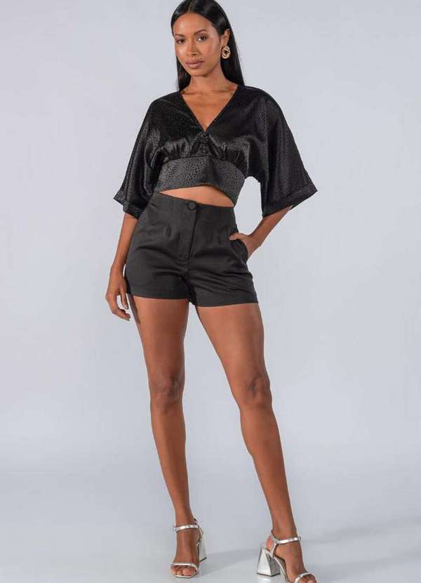 Lamis - Blusa Cropped Gola V Acetinada Preto