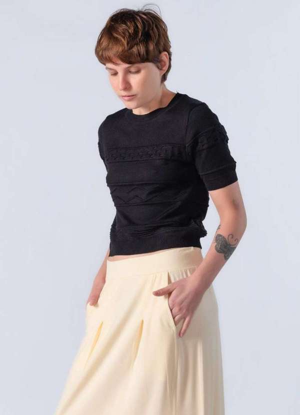 Lamis - Blusa Curta em Viscose com Texturas Preto 3