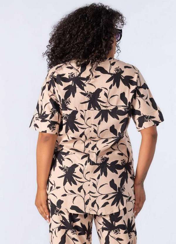 Lamis - Blusa em Linho Manga Curta e Decote V Bege