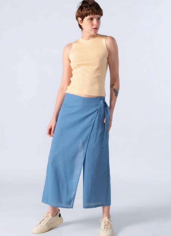 Lamis - Blusa em Viscose Canelada Regata Creme