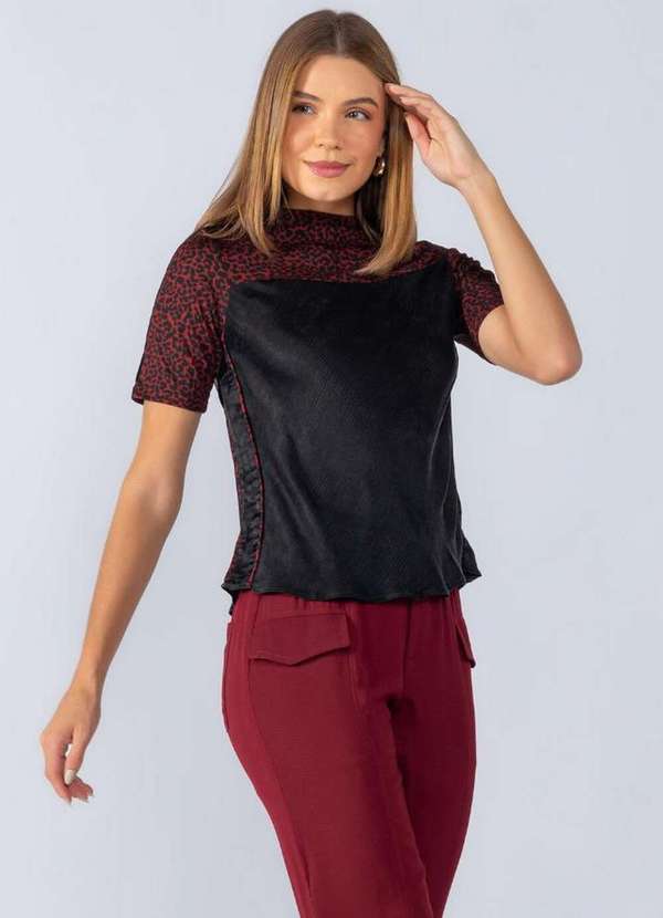 Lamis - Blusa em Viscose Gola Alta Animal Print Preto