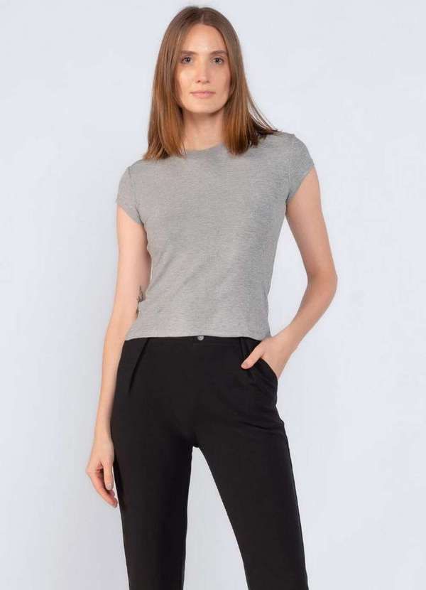 Lamis - Blusa em Viscose Gola Redonda Cinza Claro