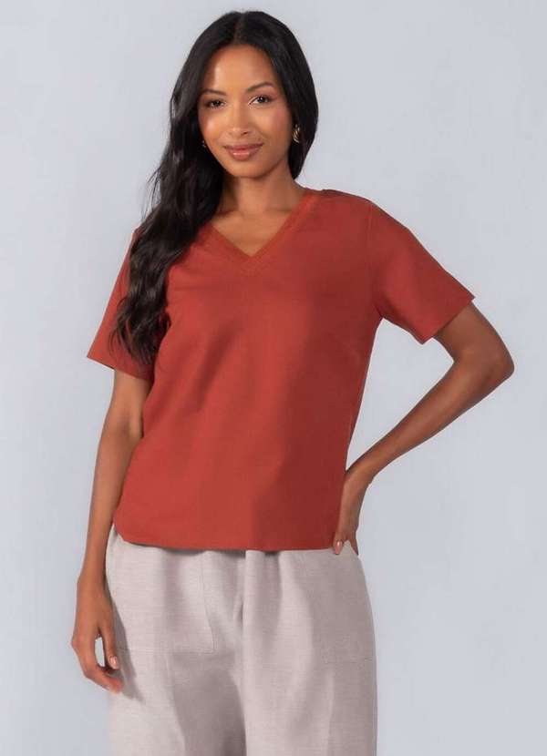 Lamis - Blusa Linho Decote em V Marrom 4