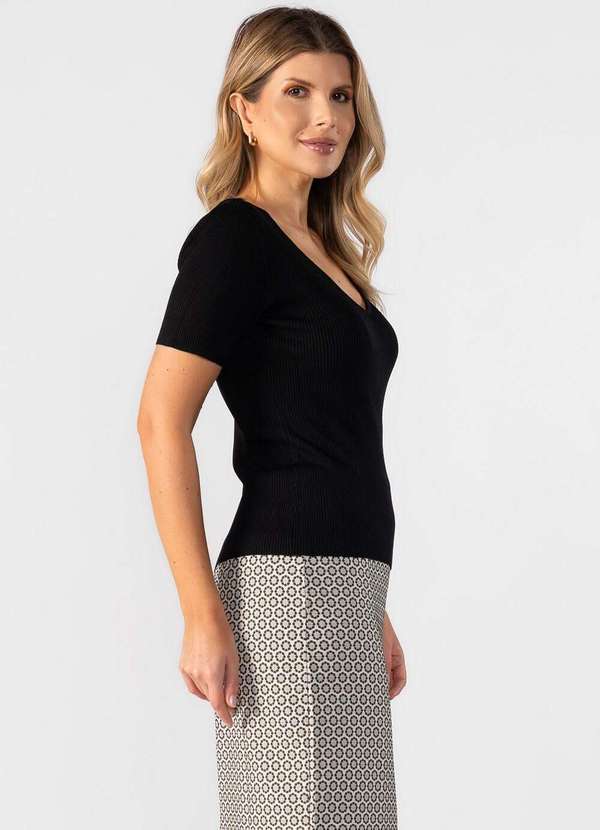 Lamis - Blusa Modal Decote V Preto 3